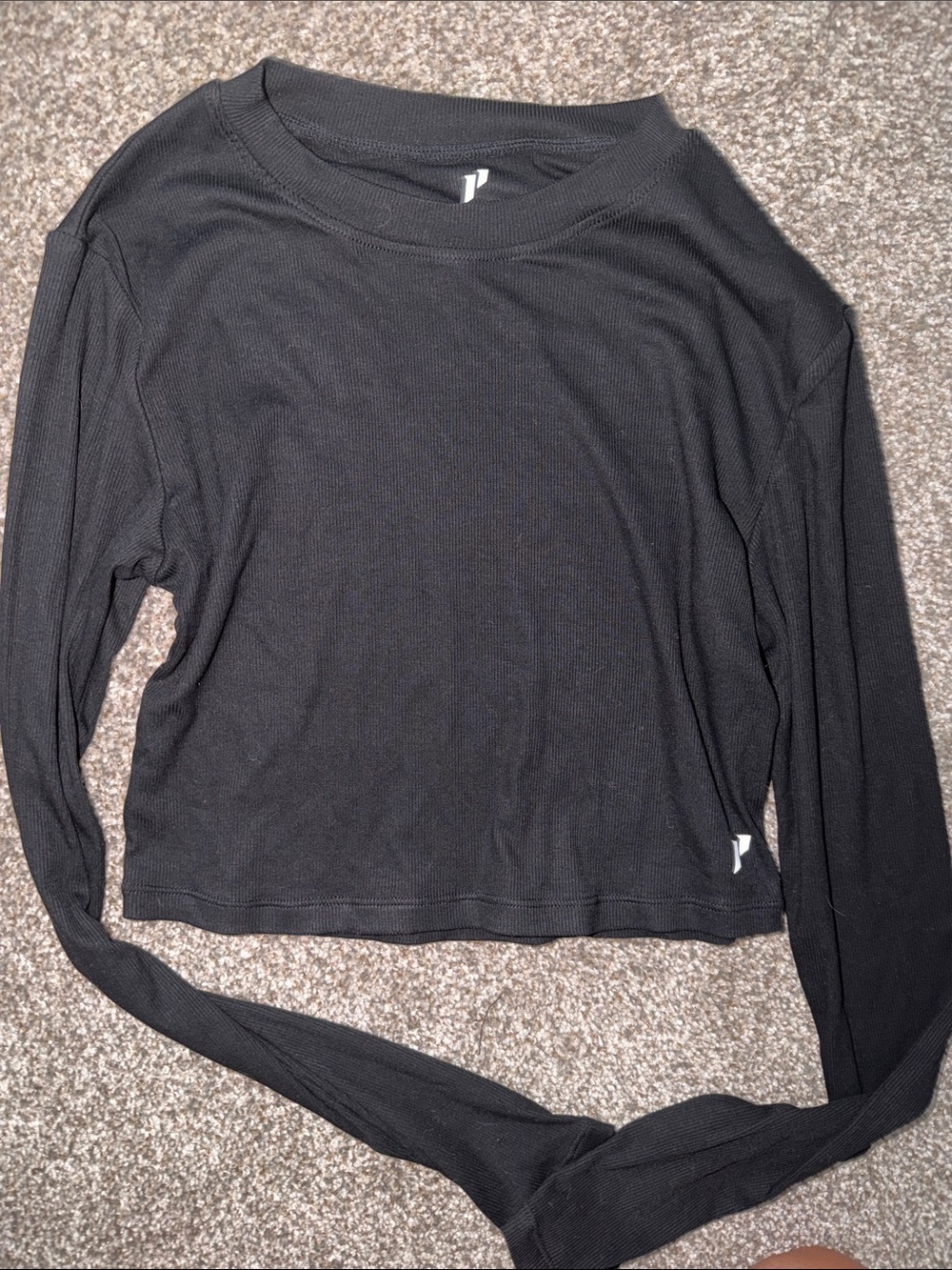 Women's Black Long-Sleeve Ribbed Crew Crop Top